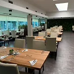 Park Flora 酒店