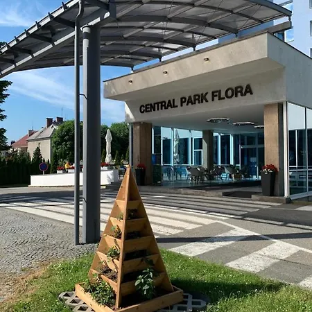 Park Flora 4*