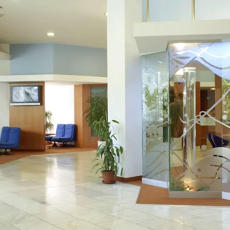 Park Flora Hotel 4*