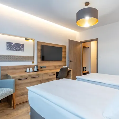 Park Flora Hotel 4*