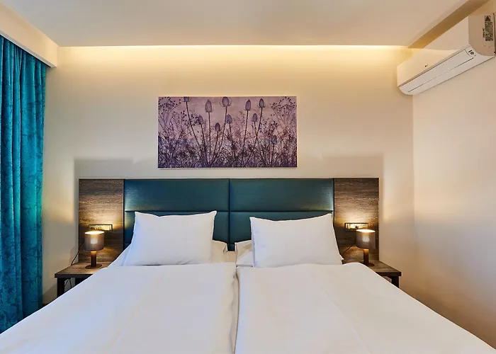 Park Flora Hotel 4*
