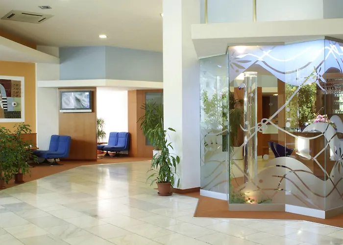 Park Flora Hotel 4*