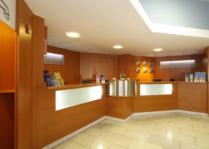 Park Flora Hotel 4*